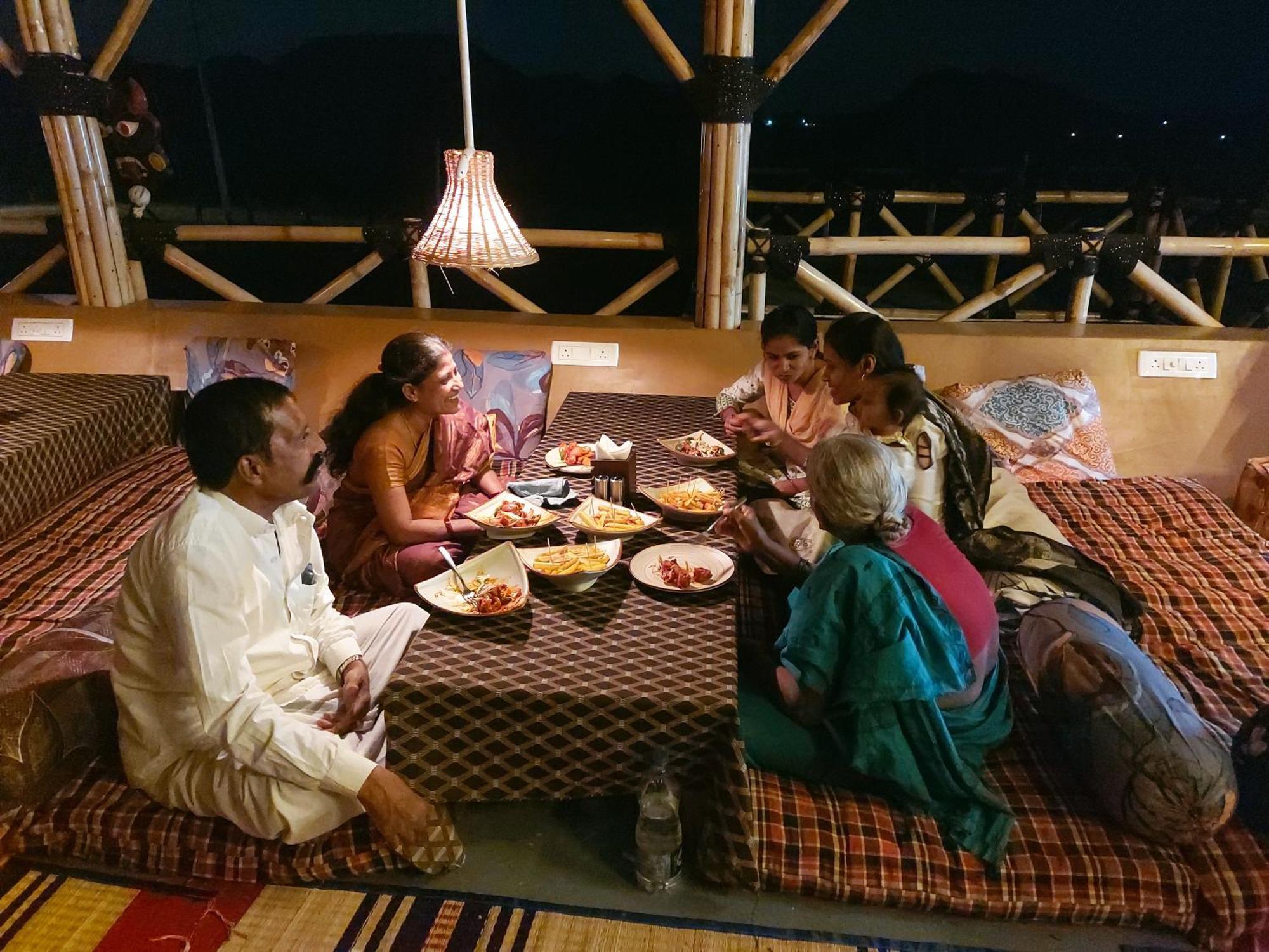 Mowgli'S Cafe Hampi & Guest House Exteriér fotografie