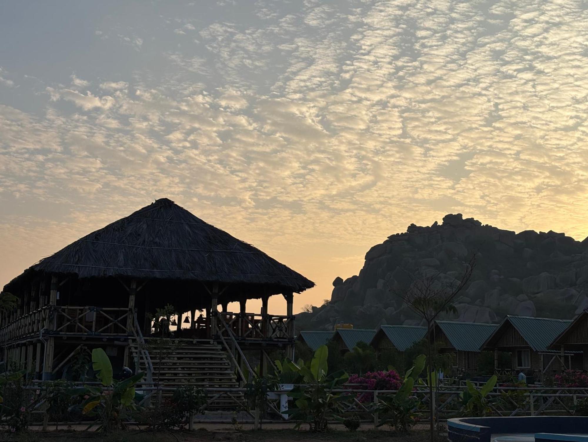 Mowgli'S Cafe Hampi & Guest House Exteriér fotografie