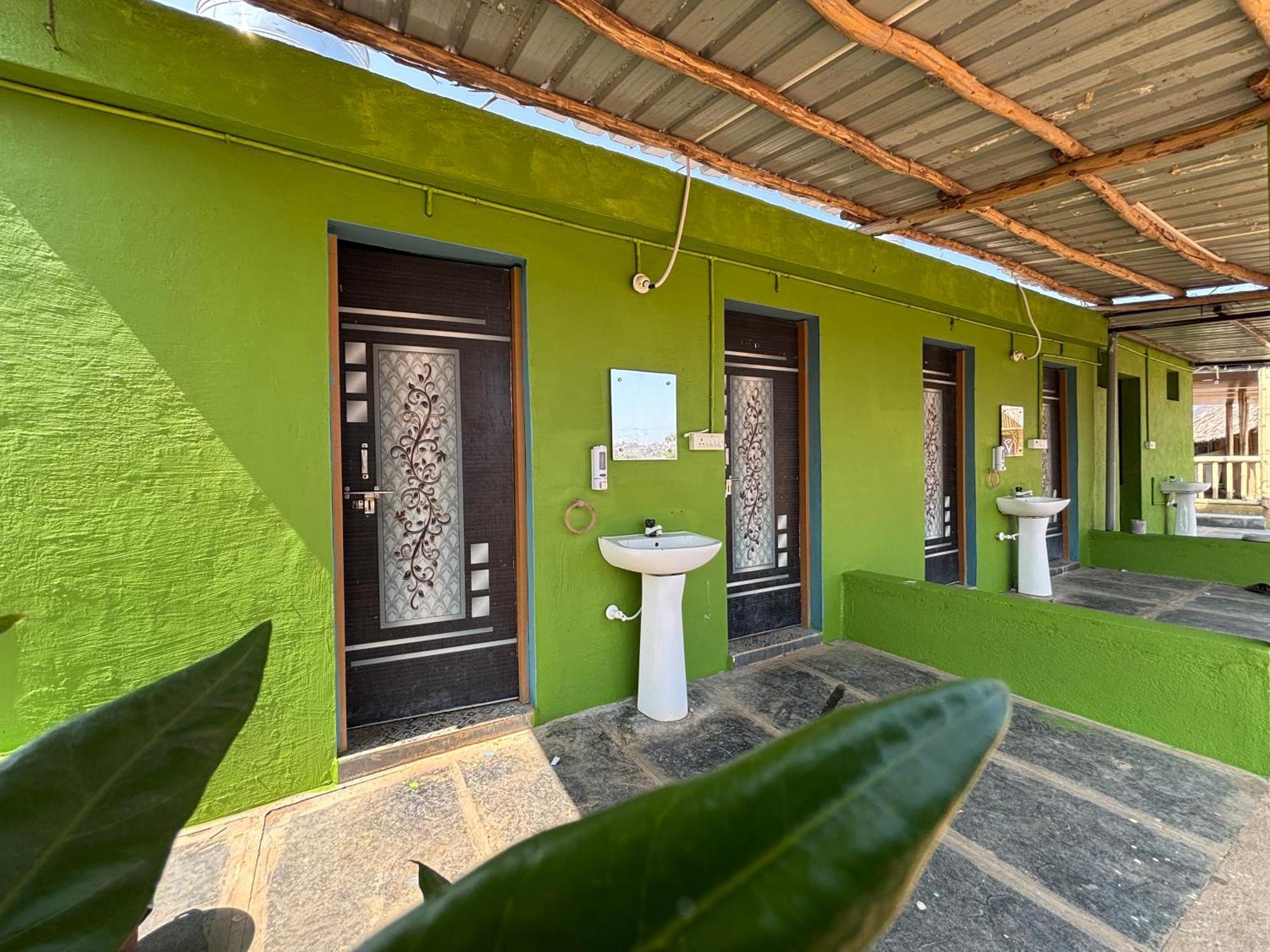 Mowgli'S Cafe Hampi & Guest House Exteriér fotografie